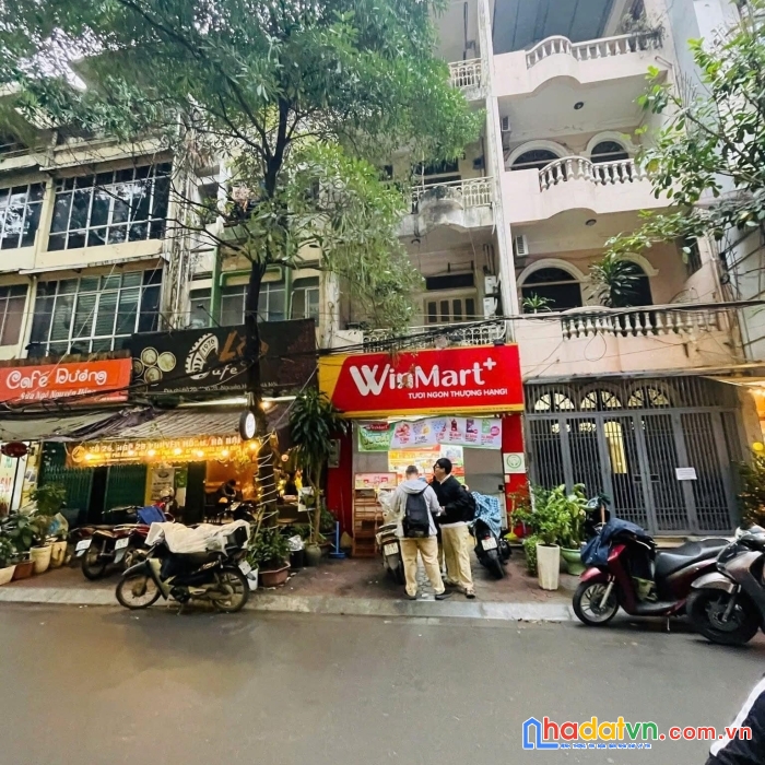 Bán nhà phố nguyên hồng, đống đa 51m, 4 tầng, mt 4.5m. giá: 29.8 tỷ. lh: 0937158386