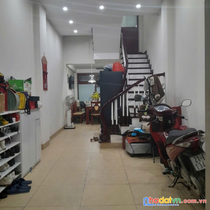 Hiếm bán nhà vạn phúc 40m2 5 tầng mặt tiền 3,5m 11 tỷ 5 - hàng xóm đại sứ quán - gần phố