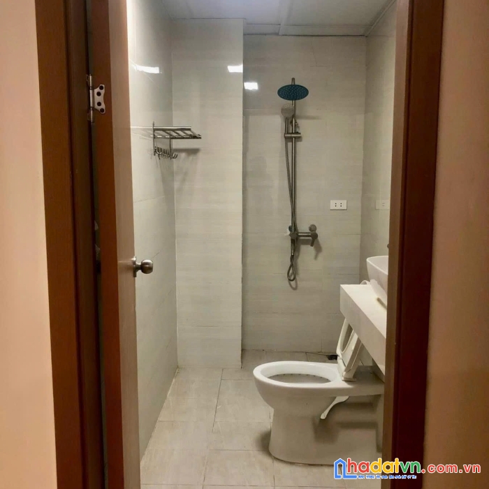 Chinh chủ gửi bán căn hộ 77m tầng cao full nội thất mới, giá rẻ nhất kdt thanh hà cienco 5