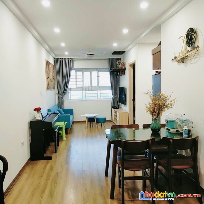 Chính chủ gửi bán căn hộ 2 ngủ view hồ, full nội thất giá 2.3 tỷ tại 5 tòa mới kdt thanh hà cienco 5
