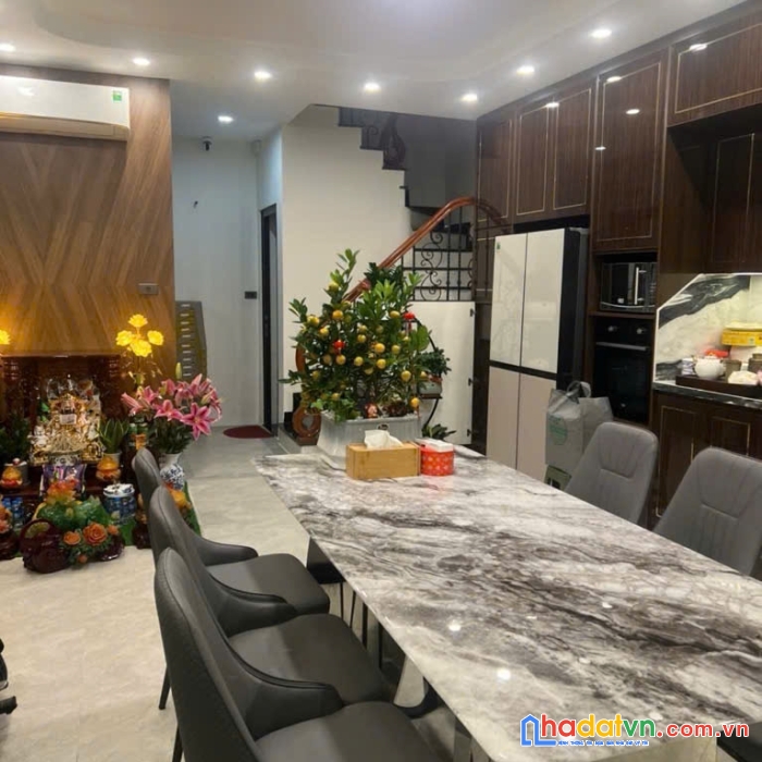 Bán nhà hòe nhai 6 tầng thang máy, mặt tiền 5,2m