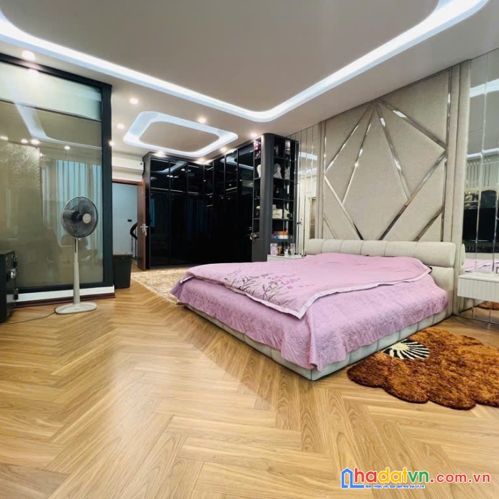 Bán nhà hòe nhai 6 tầng thang máy, mặt tiền 5,2m