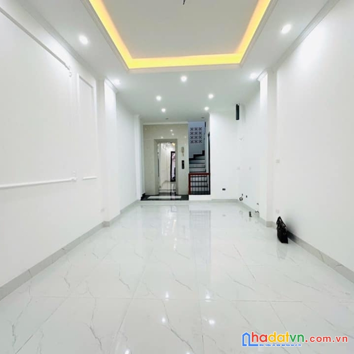 Bán nhà phố bạch mai, hai bà trưng 33m, 6 tầng. giá: 9.7 tỷ. lh: 0937.158.386