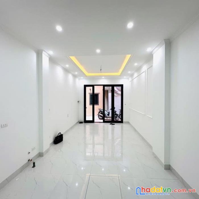 Bán nhà phố bạch mai, hai bà trưng 33m, 6 tầng. giá: 9.7 tỷ. lh: 0937.158.386