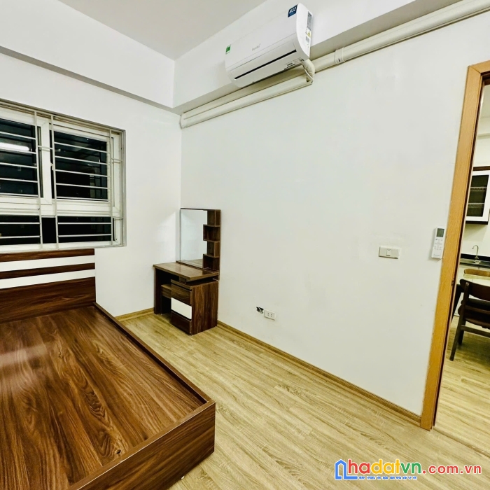 Chính chủ gửi bán gấp căn hộ góc phụ 2.3 tỷ, full nội thất tại kdt thanh hà cienco 5