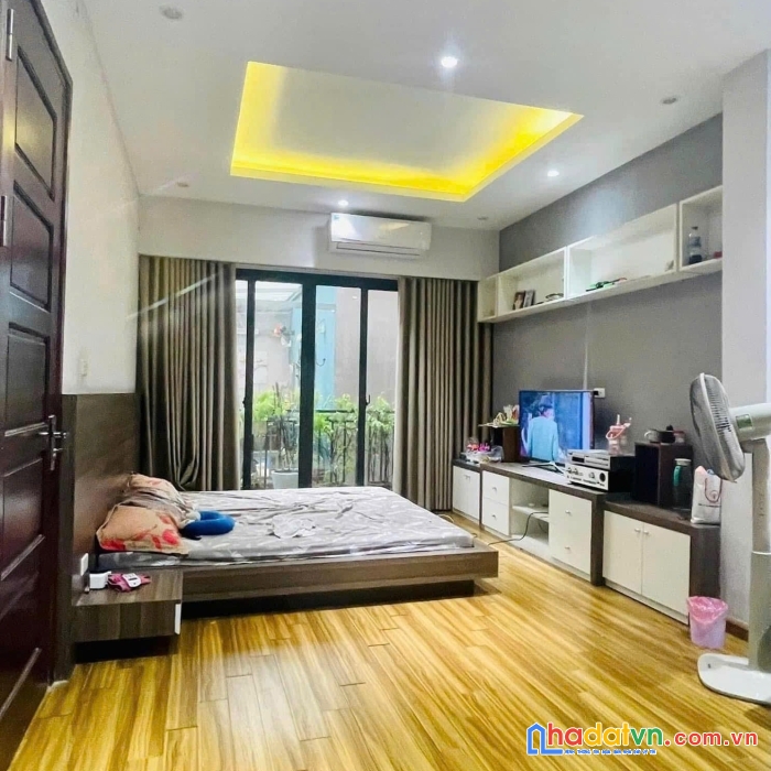 Bán nhà phố quan nhân, thanh xuân 50m2, ngõ ba gác, tiện ích đầy đủ.