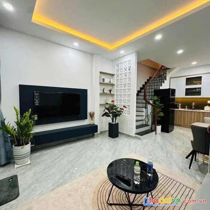 Bán nhà phố quan nhân, thanh xuân 50m2, ngõ ba gác, tiện ích đầy đủ.