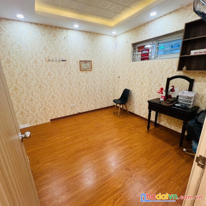 Chính chủ cần bán căn hộ 2pn rộng 78m, full nội thất mới tinh giá rẻ 