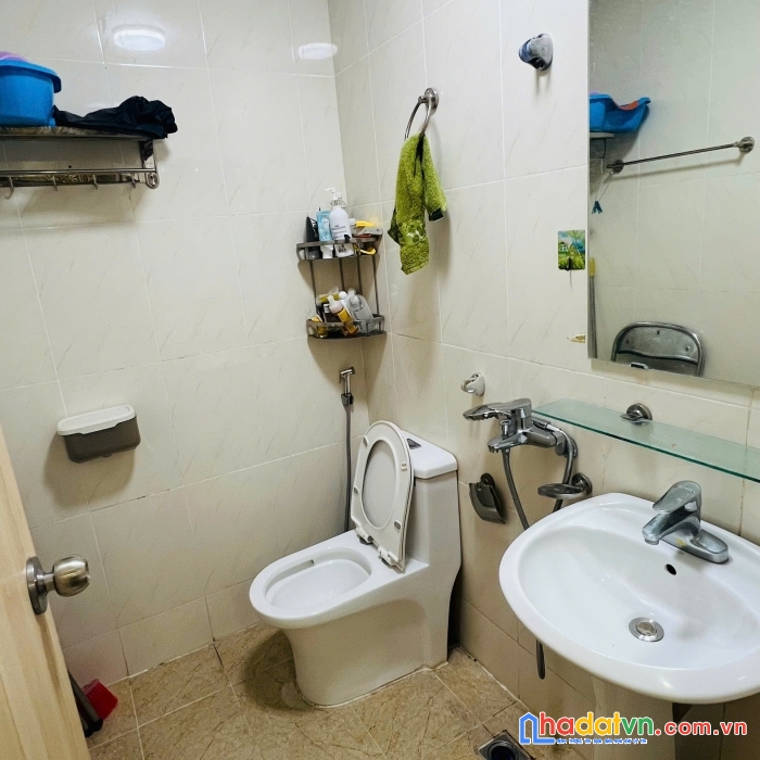 Chính chủ cần bán căn hộ 2pn rộng 78m, full nội thất mới tinh giá rẻ 