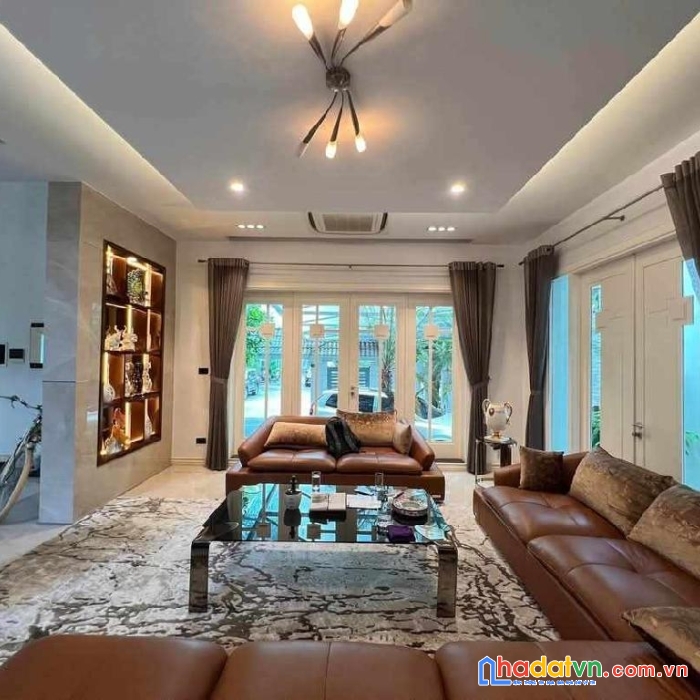 Bán nhà mặt phố nhật chiêu vị trí cực hiếm-  110m2 - 5 tầng thang máy mặt tiền khủng 6.8m