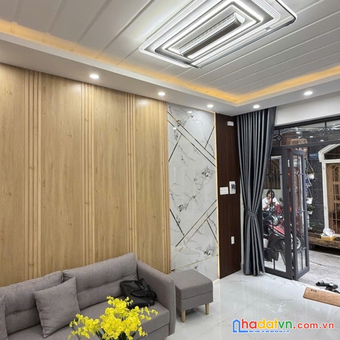 Nhà đẹp ngay bùi quang là, gò vấp, ngang bề thế 4.5m chỉ nhỉnh 3 tỷ, còn thương lượng.