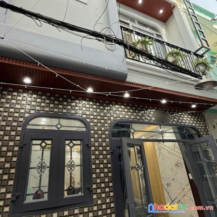Nhà đẹp ngay bùi quang là, gò vấp, ngang bề thế 4.5m chỉ nhỉnh 3 tỷ, còn thương lượng.