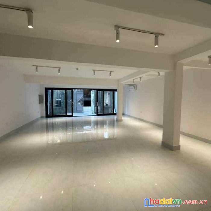 Siêu hiếm bán nhà vườn hoàng ngân 130m2 - 6 tầng thang máy - mặt tiền 7m - phân lô - vỉa hè đá bóng - trước nhà ô tô tránh