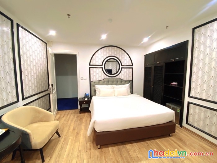 Chỉ duy nhất!! bán khách sạn 5* phố trung hòa 10 tầng thang máy