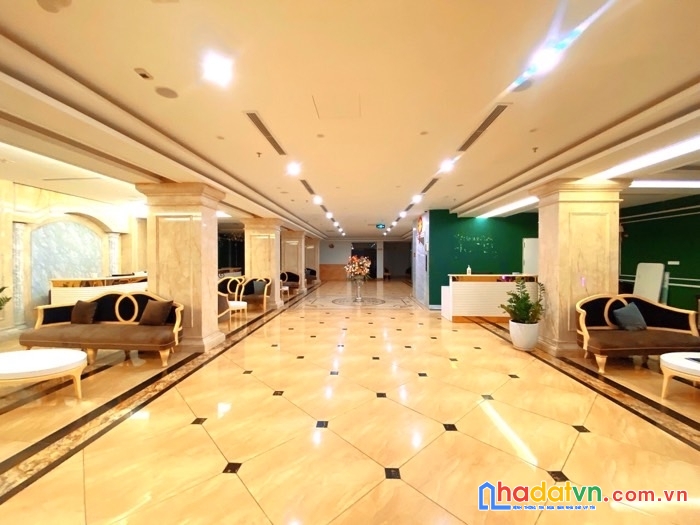 Chỉ duy nhất!! bán khách sạn 5* phố trung hòa 10 tầng thang máy