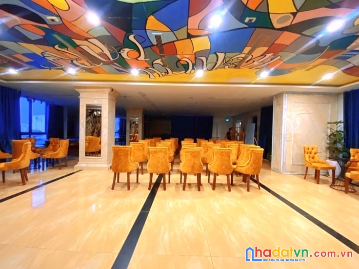 Chỉ duy nhất!! bán khách sạn 5* phố trung hòa 10 tầng thang máy
