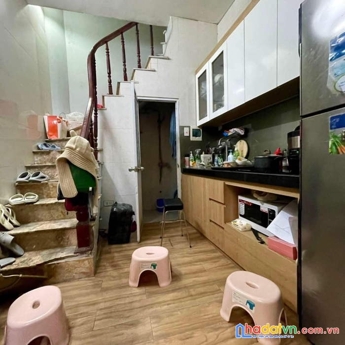 Chỉ 2.2 tỷ, sở hữu nhà 4 tầng 2 ngủ tại phố đội cấn, quận ba đình 