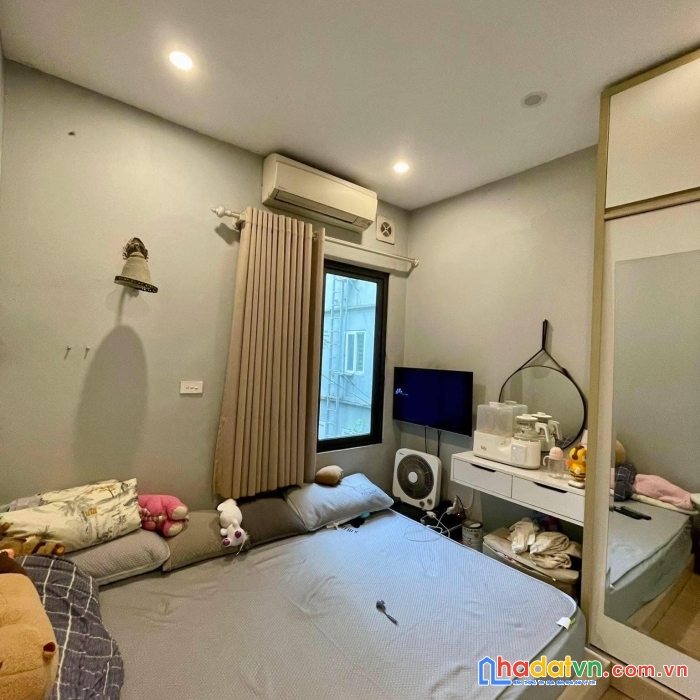 Chỉ 2.2 tỷ, sở hữu nhà 4 tầng 2 ngủ tại phố đội cấn, quận ba đình 