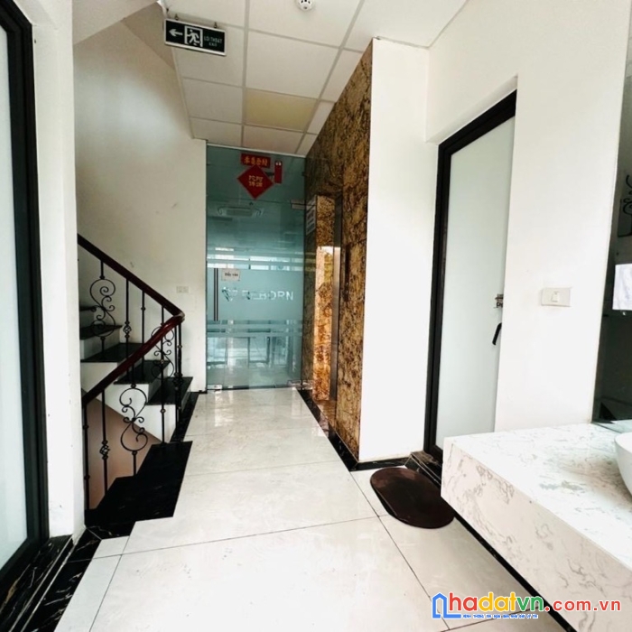 Siêu phẩm cực hiếm nhà bán tòa building văn phòng trung kính 100m2 thông sàn - mặt tiền 5.8 - 48 tỷ