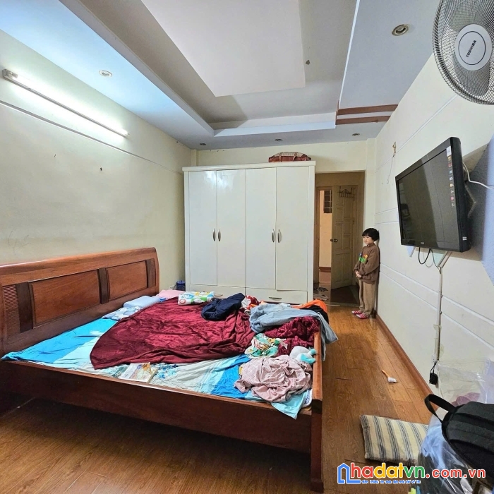 Bán nhà 5 tầng, giáp nhất quận thanh xuân 31m2, 5.9 tỷ ô tô cách nhà 35m.