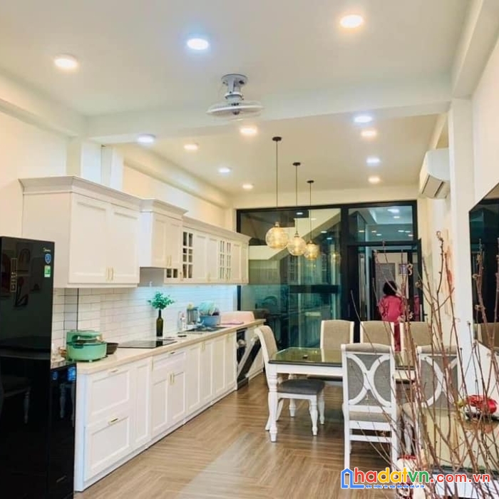 Bán nhanh nhà phân lô phố huỳnh thúc kháng 45m2 - 4 tầng - 4m - 15.5 tỷ - ô tô vào nhà - gần phố !!