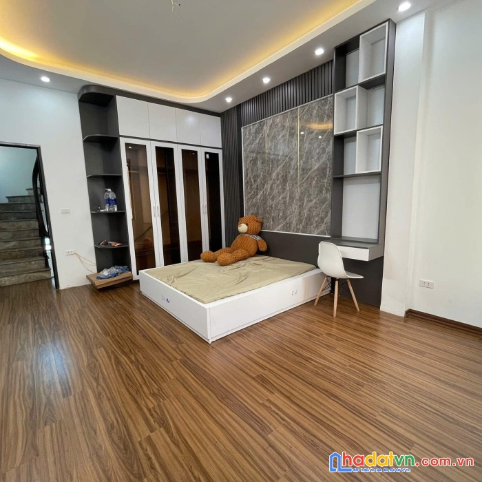 Bán nhanh nhà phân lô phố huỳnh thúc kháng 45m2 - 4 tầng - 4m - 15.5 tỷ - ô tô vào nhà - gần phố !!
