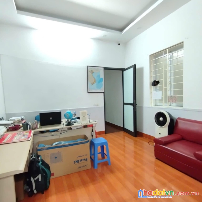 Bán nhà mặt phố yên lạc, hai bà trưng 51m, 3 tầng, mt 4.8m. giá: 16.2 tỷ. lh: 0937.158.386
