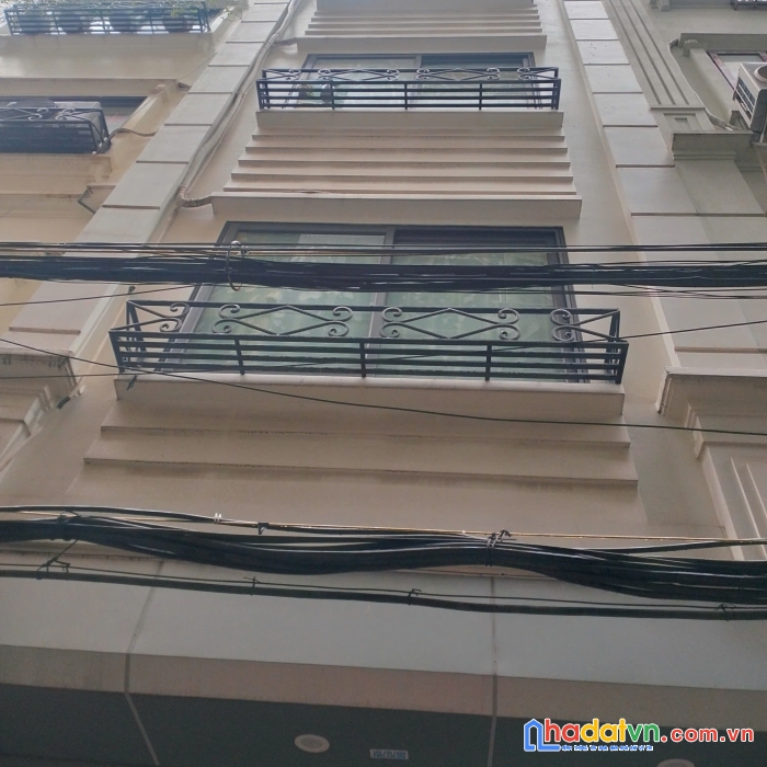 Bán nhà lô góc, phố quan nhân 43m2 4 phòng ngủ, ngõ rộng thoáng, kinh doanh.