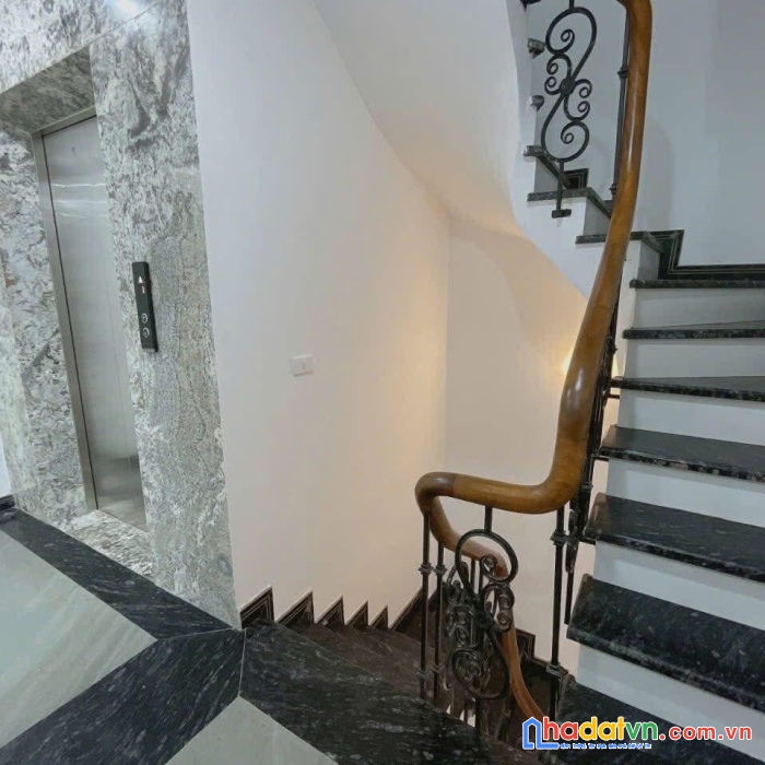 Phân lô ô tô, gara 8 tầng thang máy, 50m2 phố phùng chí kiên, cầu giấy, chỉ 19.5 tỷ