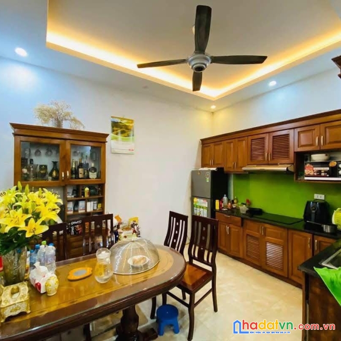 Phân lô vỉa hè ô tô tránh đường hoàng quốc việt, cầu giấy, 41m2, 4t, chỉ 15.6 tỷ