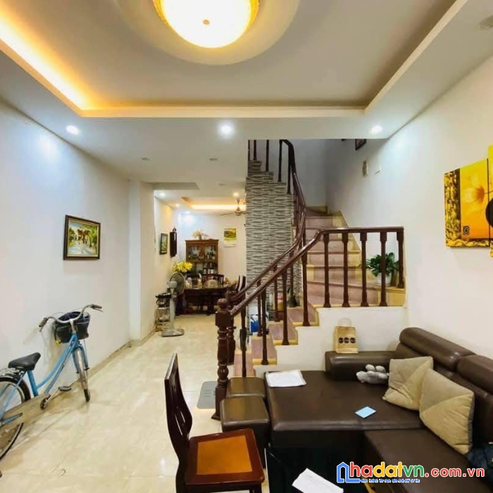 Phân lô vỉa hè ô tô tránh đường hoàng quốc việt, cầu giấy, 41m2, 4t, chỉ 15.6 tỷ