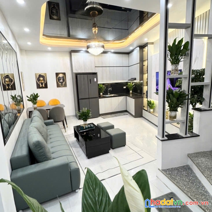 Chính chủ bán nhà 5t mới xây nội thất cao cấp tại ngõ 279 đội cấn