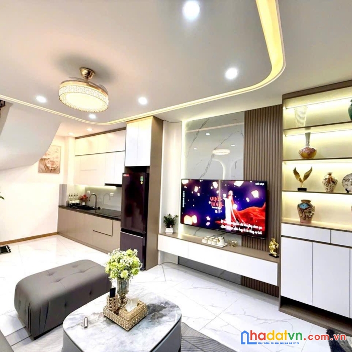 Bán nhà phố hoàng mai - hoàng văn thụ 38m, 5 tầng