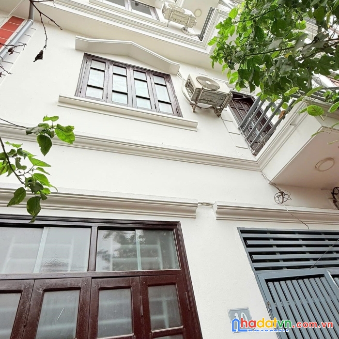 Cực hiếm!! bán nhanh nhà ngọc thụy 5 tầng nhà mới 