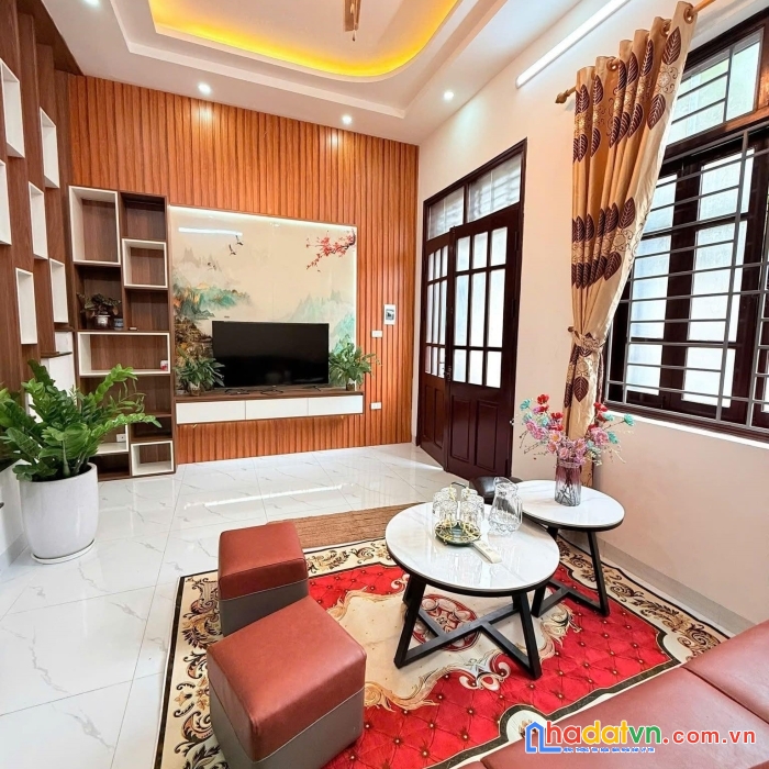 Cực hiếm!! bán nhanh nhà ngọc thụy 5 tầng nhà mới 