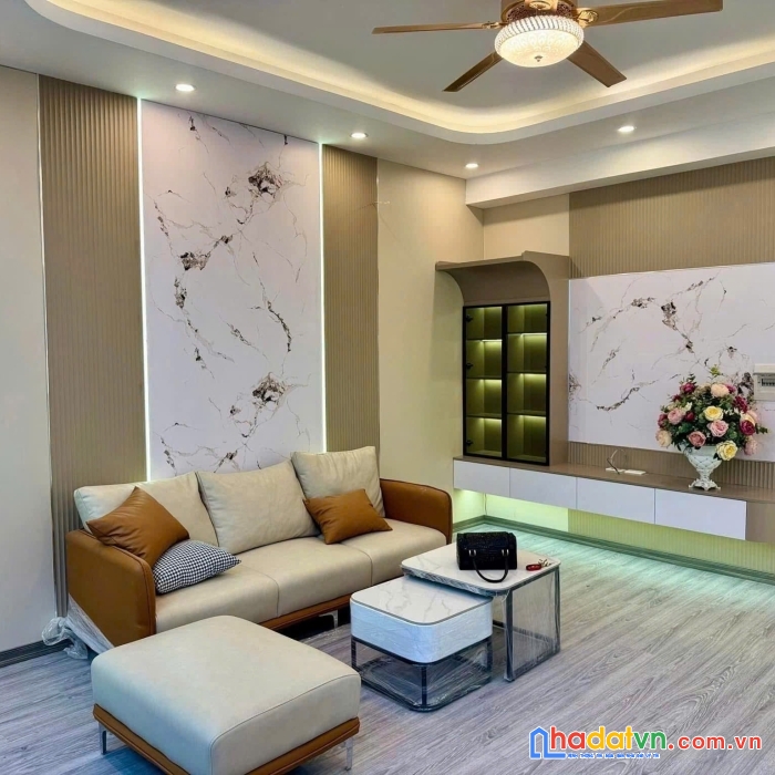 Cần bán căn hộ góc 80m 2 mặt thoáng, nhà mới làm lại nội thất tại kdt thanh hà cienco 5