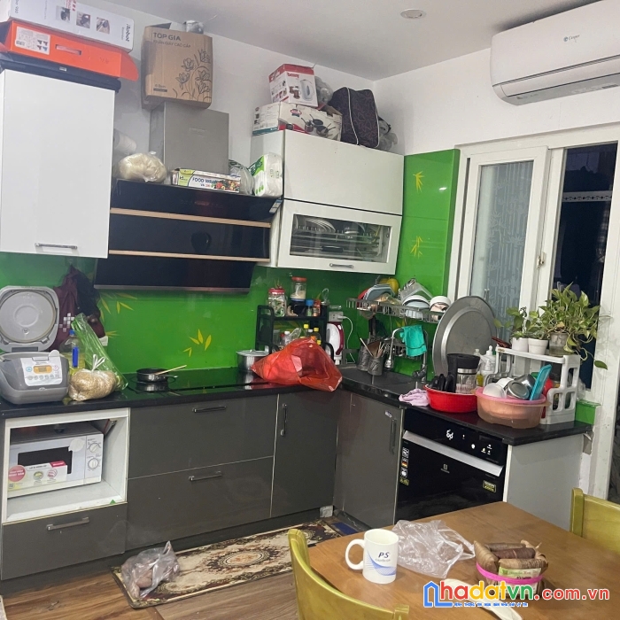 Chính chủ gửi bán căn hộ góc 76m, ban công hướng nam, full nội thất 