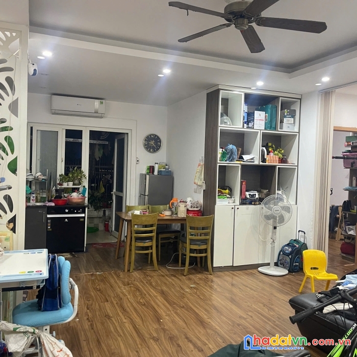 Chính chủ gửi bán căn hộ góc 76m, ban công hướng nam, full nội thất 