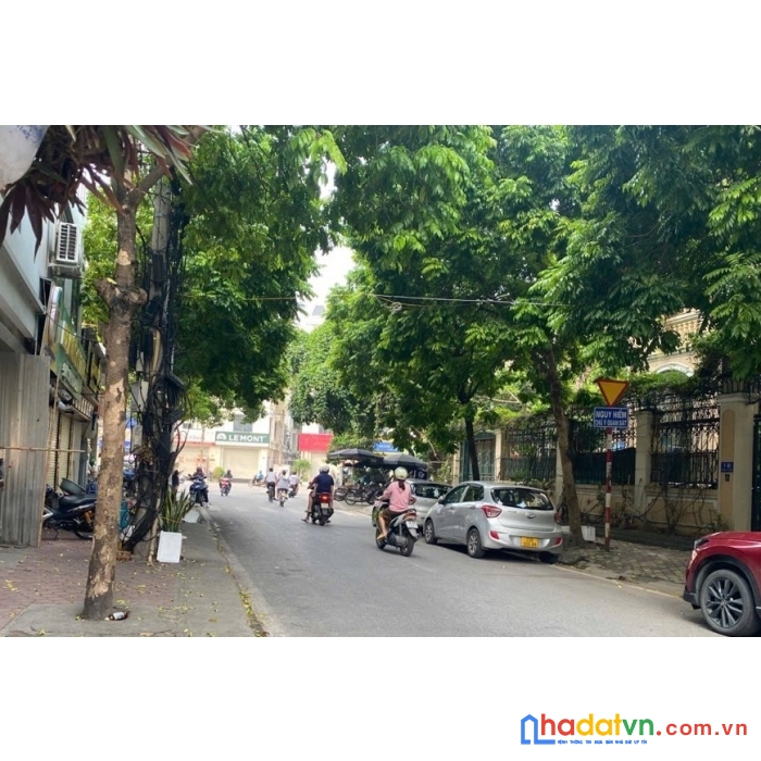 Tây hồ - xuân la– thang máy - oto 7 chỗ vào nhà- 5 tầng lung linh- kinh doanh - 16 tỷ 