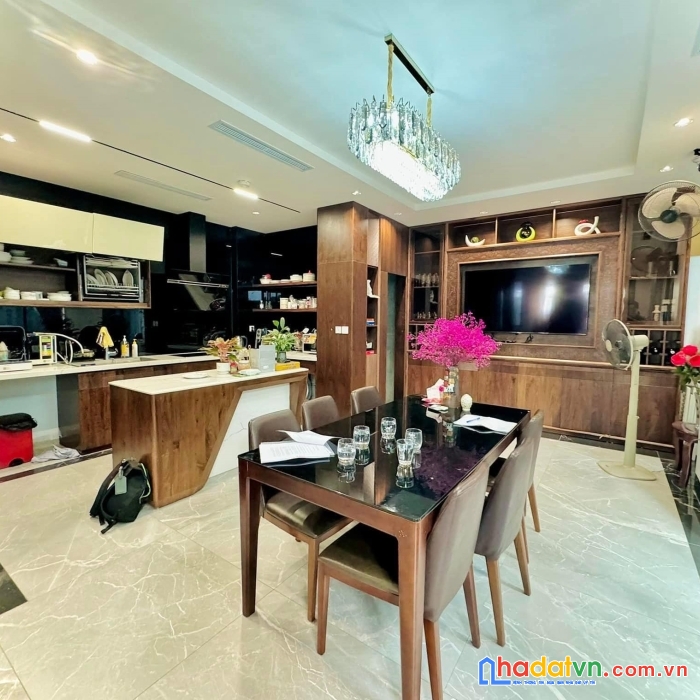Bán nhà đào tấn - ngõ đẹp nhất phố - 76m2 - 4.6m mặt tiền - 32.5 tỷ - cực hiếm - phân lô ô tô tránh