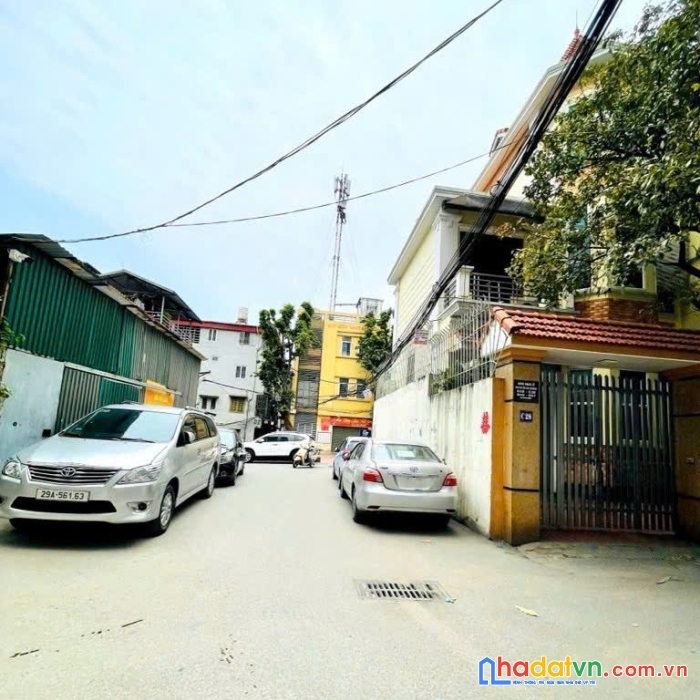 Hiếm- tây hồ- 210 nghi tàm- gần ô tô, mặt phố- 4 tầng ở , kinh doanh- 8 tỷ