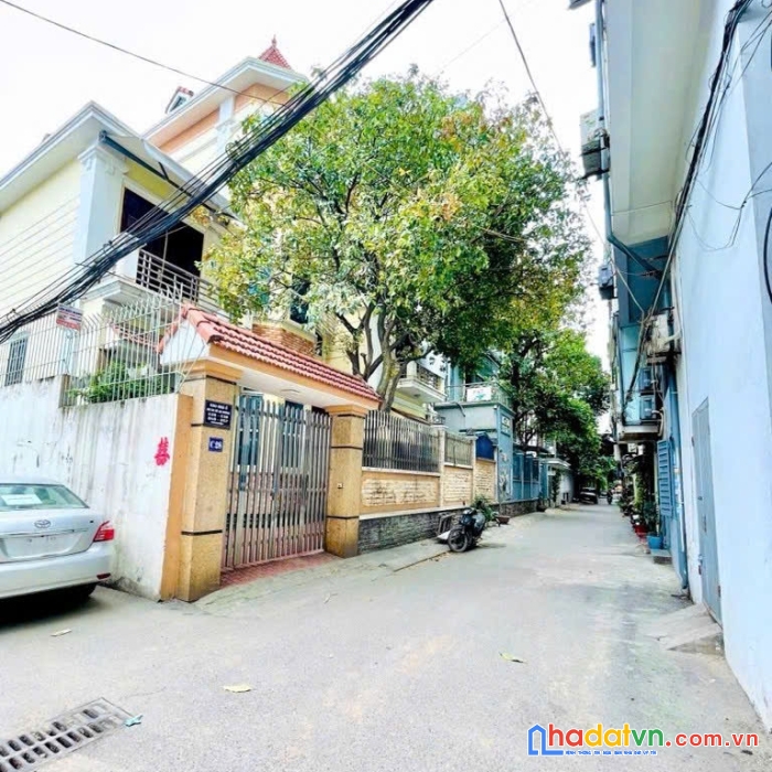 Hiếm- tây hồ- 210 nghi tàm- gần ô tô, mặt phố- 4 tầng ở , kinh doanh- 8 tỷ