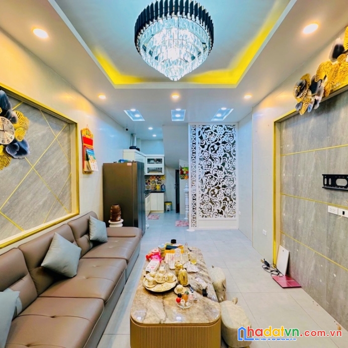 Tây hồ - nghi tàm- nhà đẹp 5 tầng- khu phân lô-mặt ngõ thông- trước nhà 6m- 7 tỷ