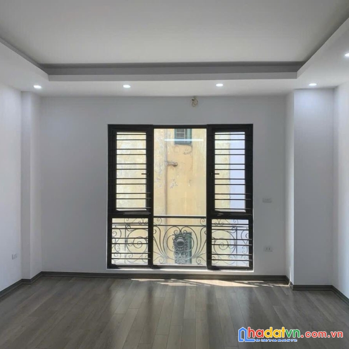 Bán nhà phố lê thanh nghị, hai bà trưng 30m, 5 tầng