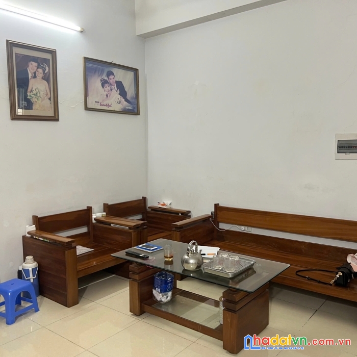Chính chủ gửi bán căn hộ 70m tầng trung đã có đầy đủ nội thất, giá chỉ 2.3 tỷ tại kđt thanh hà cienco 5