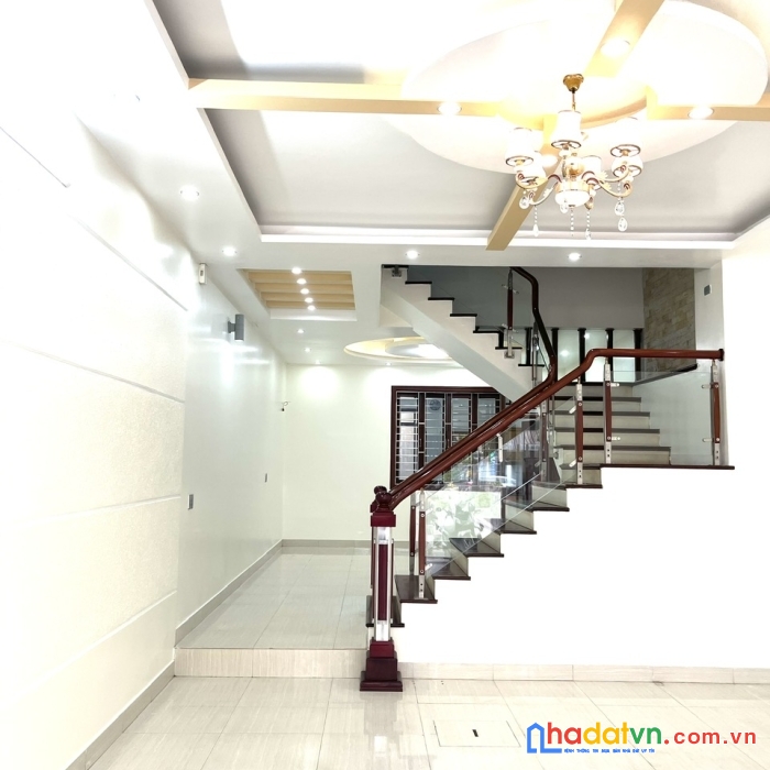 Bán nhà đẹp, chỉ mang đồ vào ở, đường lạc long quân, đông vệ, tp thanh hoá