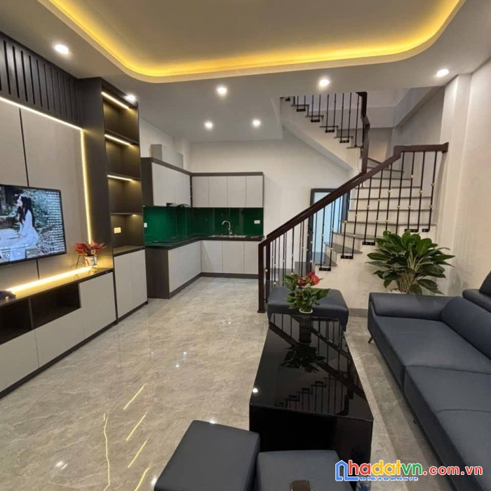 Bán nhà phố minh khai, hai bà trưng 30m, 5 tầng. 