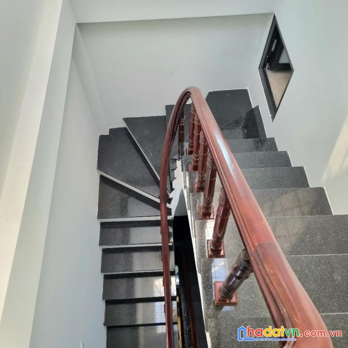 Bán nhà ngõ quỳnh - thanh nhàn, hai bà trưng 50m, 4 tầng. giá: 9.5 tỷ. lh: 0937158386
