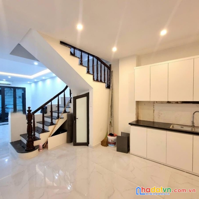 Bán nhà ngõ quỳnh - thanh nhàn, hai bà trưng 50m, 4 tầng. giá: 9.5 tỷ. lh: 0937158386