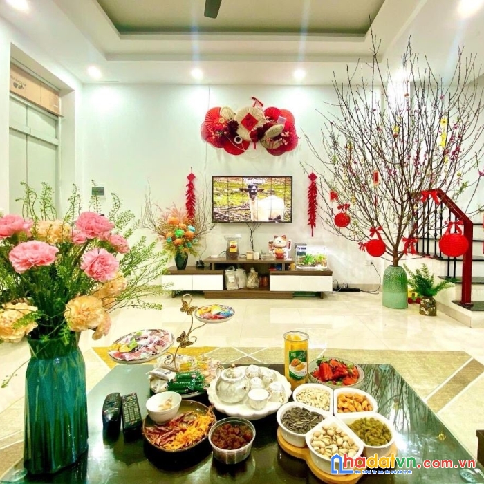 Bán nhà phố dương văn bé, hai bà trưng 43m, 5 tầng. giá: 8.9 tỷ. lh: 0937158386